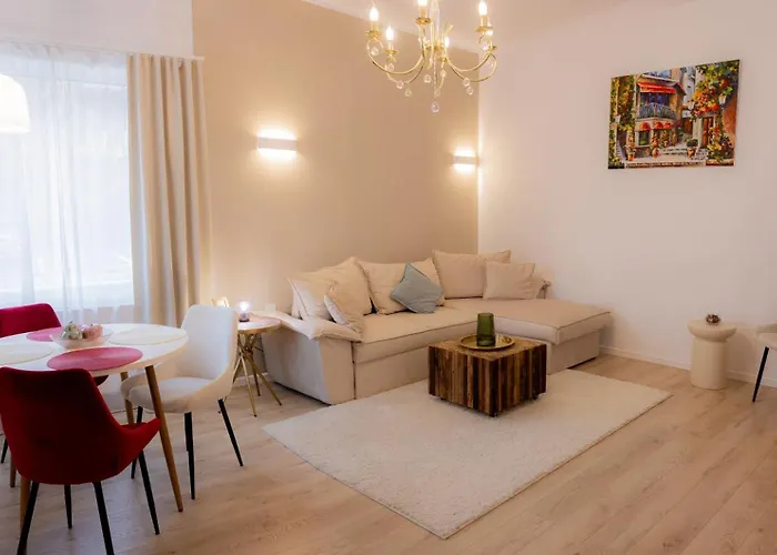 Homey Luxury- Entire House, Free Parking, Yard Cluj-Napoca