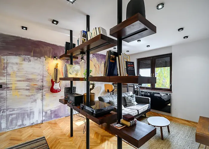 Cozy Central Flat In Cluj-Napoca With Home Cinema