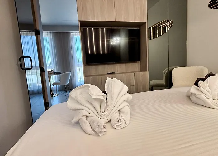 Cloud Nine Airport Residence- Free Parking, King Cluj-Napoca