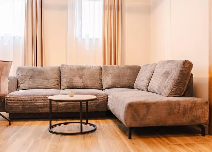 Elegant 2Br Escape - Zorilor Charm With Parking Apartment Cluj-Napoca