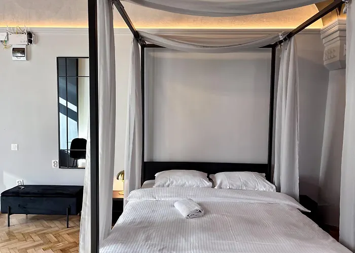 Moonlight City Center Studio-Private Parking, King Cluj-Napoca