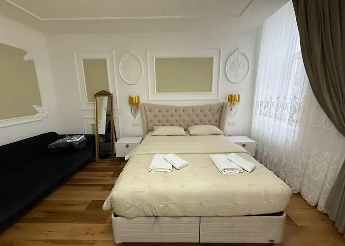 59 Bleu H City Center Apart With Freeparking, Ac, And An Extra Large Comfy Bed Cluj-Napoca