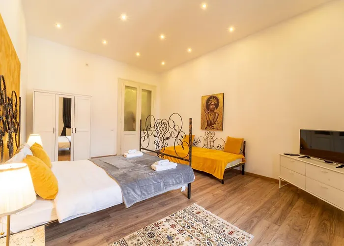 Grand Historic Residence With New Luxury Marble Design-Main Square Cluj-Napoca